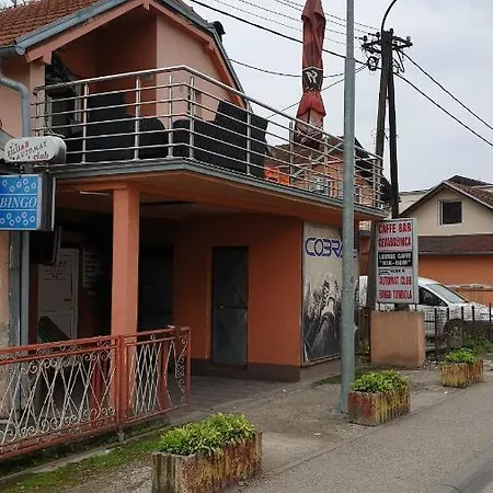 Apartman Nik-Rom Bosanska Gradiska Exterior photo