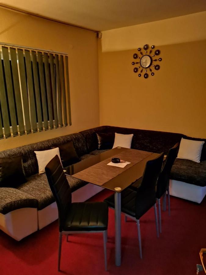Nik-rom Apartment