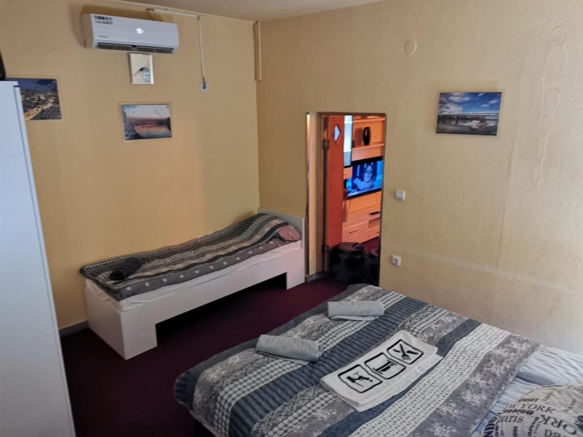 Nik-rom Apartment